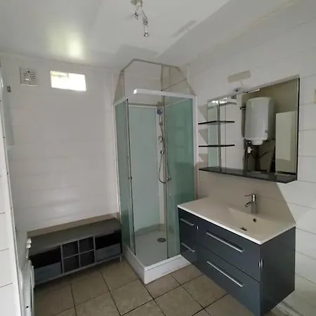 Independant - - Les Routes Apartment *